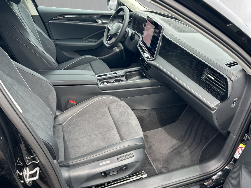Fahrzeugabbildung Volkswagen Passat Variant 2.0 TDI DSG Business AHK NAVI