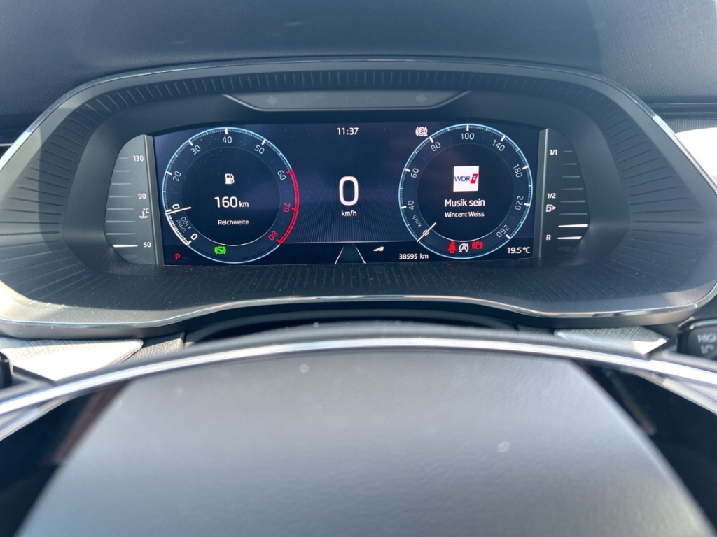Fahrzeugabbildung SKODA Octavia Combi Tour ACC PDC ESP Apple CarPlay
