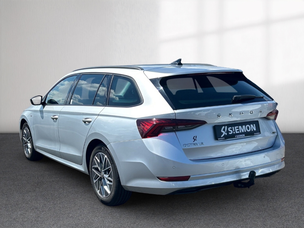 Fahrzeugabbildung SKODA Octavia Combi Tour ACC PDC ESP Apple CarPlay