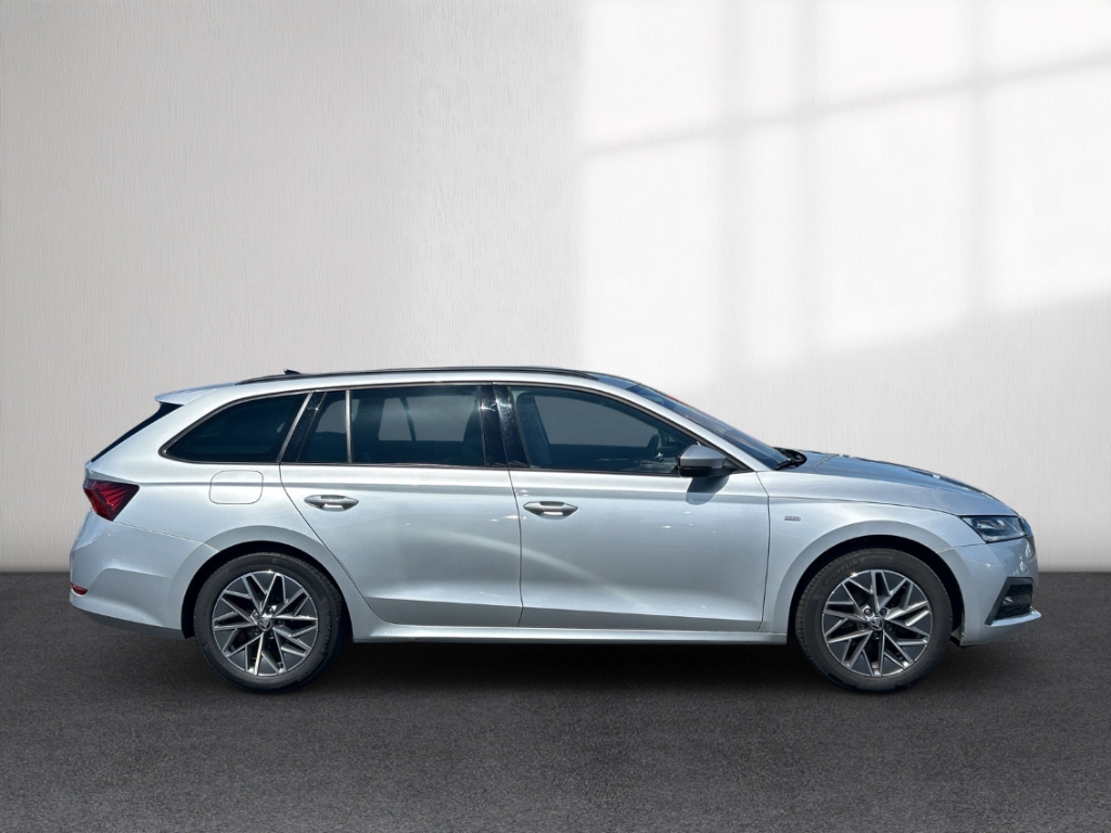 Fahrzeugabbildung SKODA Octavia Combi Tour ACC PDC ESP Apple CarPlay