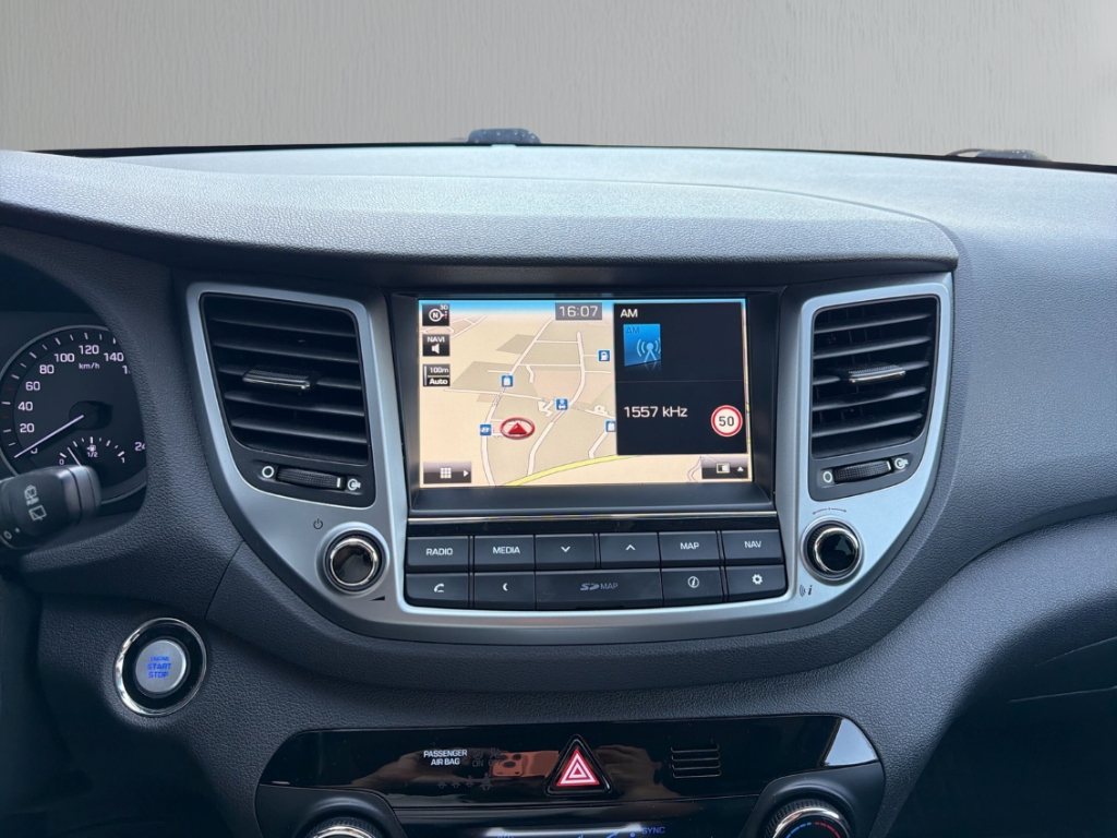 Fahrzeugabbildung Hyundai TUCSON 1.6 T-GDI 4WD DCT Premium AHK Pano Navi