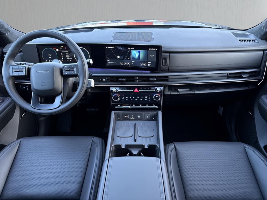 Fahrzeugabbildung Hyundai SANTA FE MY26 HEV 1.6 4WD BLACKLINE 7-Sitze Schiebedach HUD Navi Leder digitales Cockpit