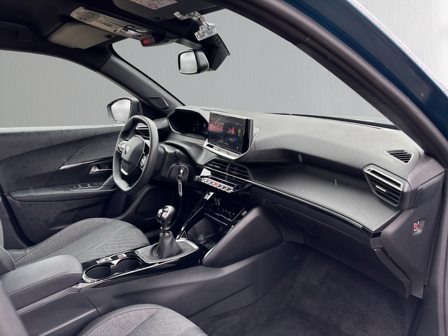 Fahrzeugabbildung Peugeot 2008 Allure LED PDC Kamera Alu 17
