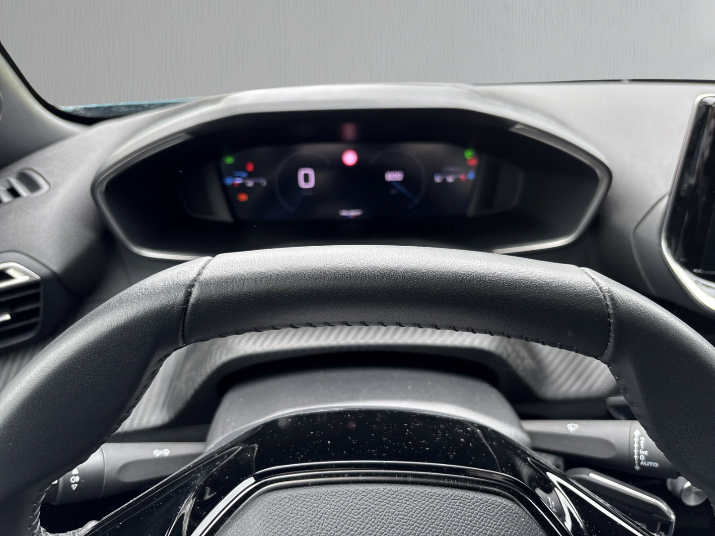 Fahrzeugabbildung Peugeot 2008 Allure LED PDC Kamera Alu 17