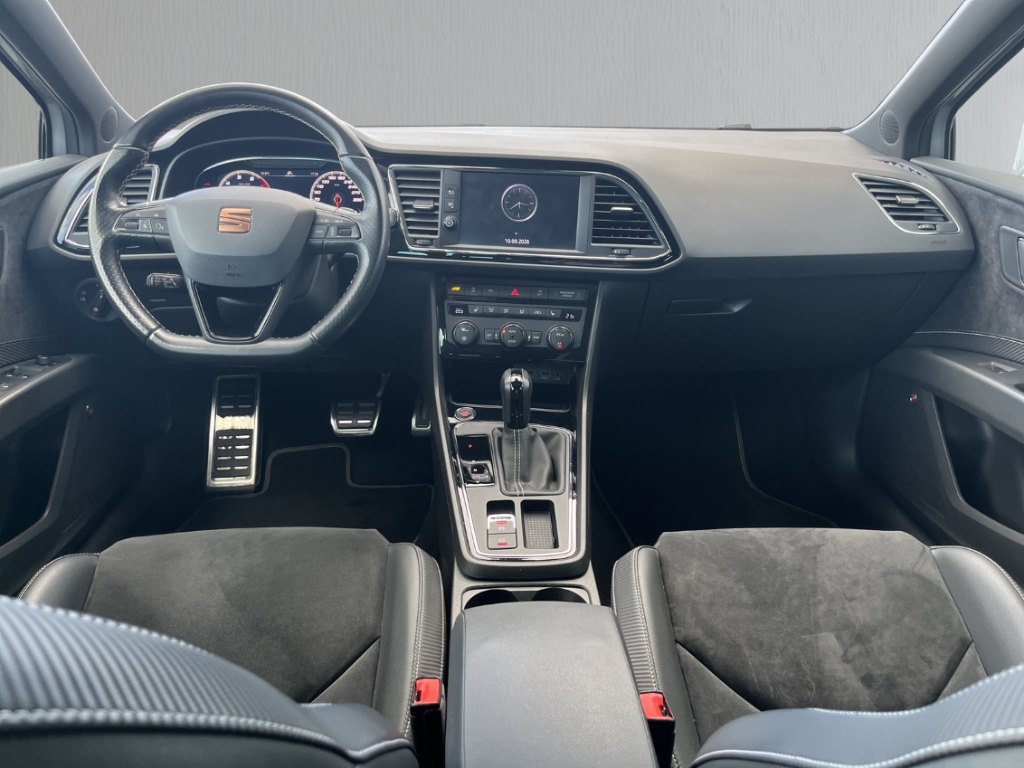 Fahrzeugabbildung SEAT Leon ST Cupra 300 4Drive PANO VIRT ACC DCC BEATS