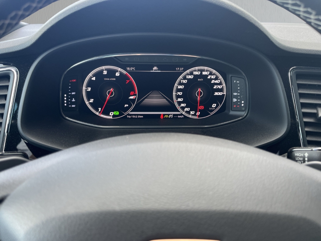 Fahrzeugabbildung SEAT Leon ST Cupra 300 4Drive PANO VIRT ACC DCC BEATS