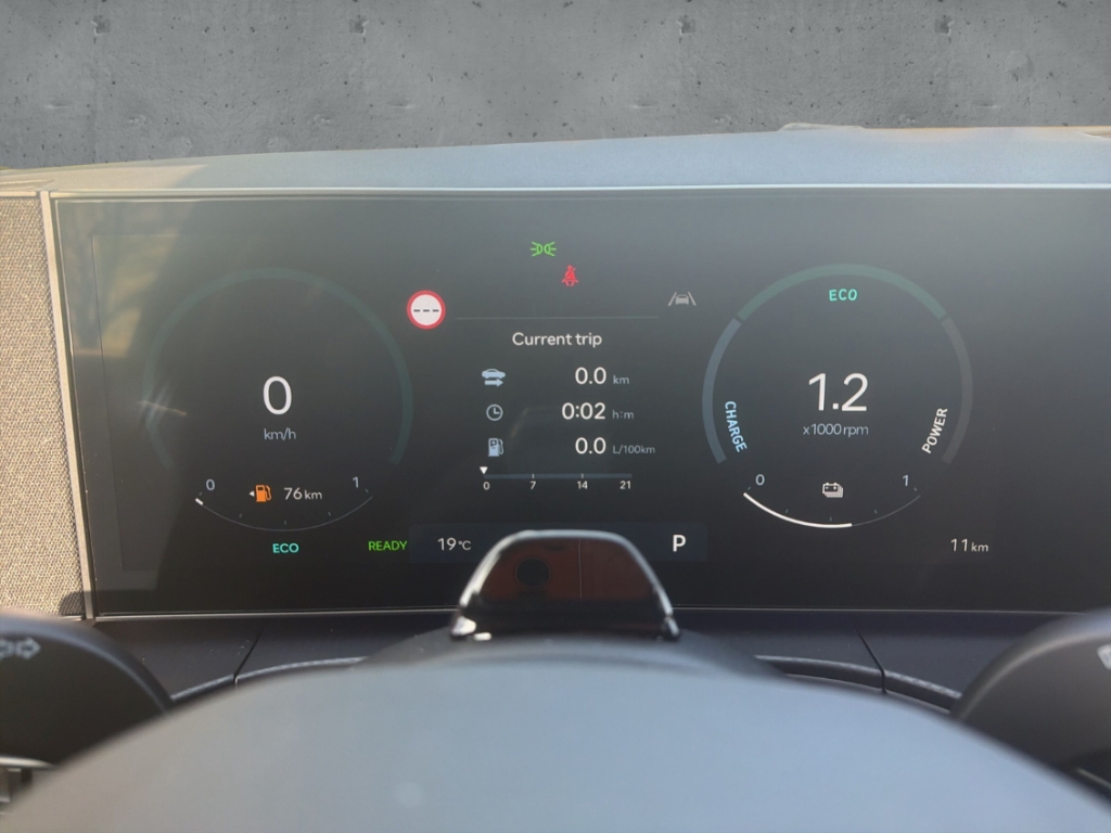 Fahrzeugabbildung Hyundai SANTA FE MY26 HEV 1.6 4WD BLACKLINE Schiebedach HUD Navi Leder digitales Cockpit