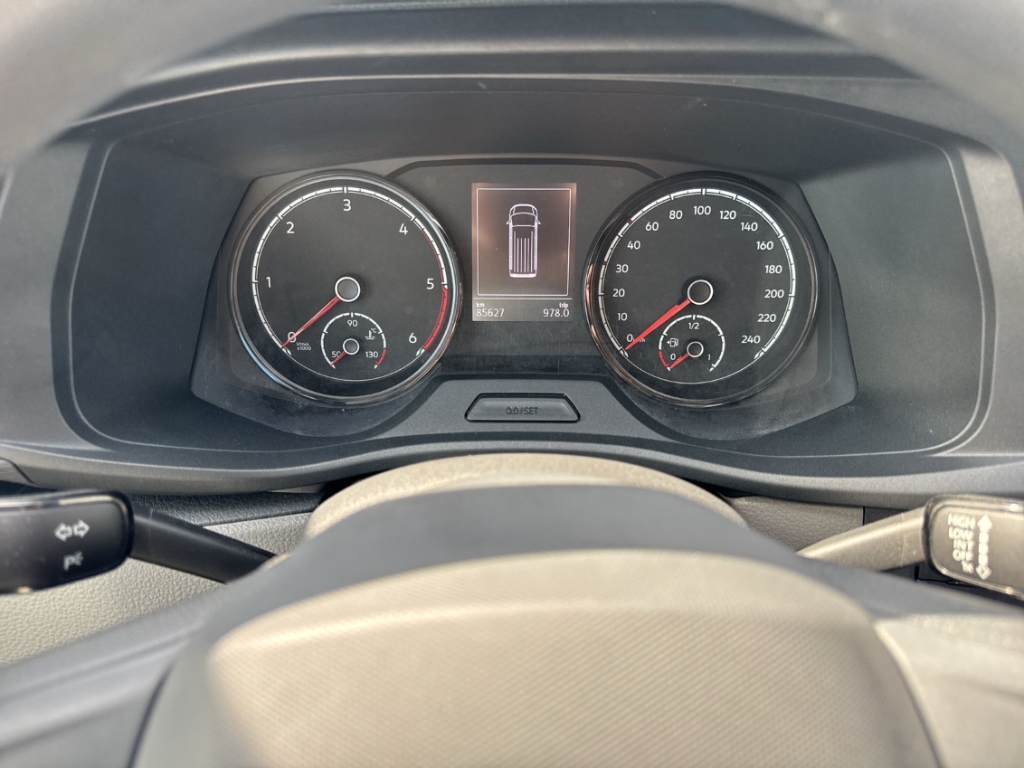 Fahrzeugabbildung Volkswagen Transporter 6.1 Kasten 2.0 TDI PDC Color BT Navi Klima