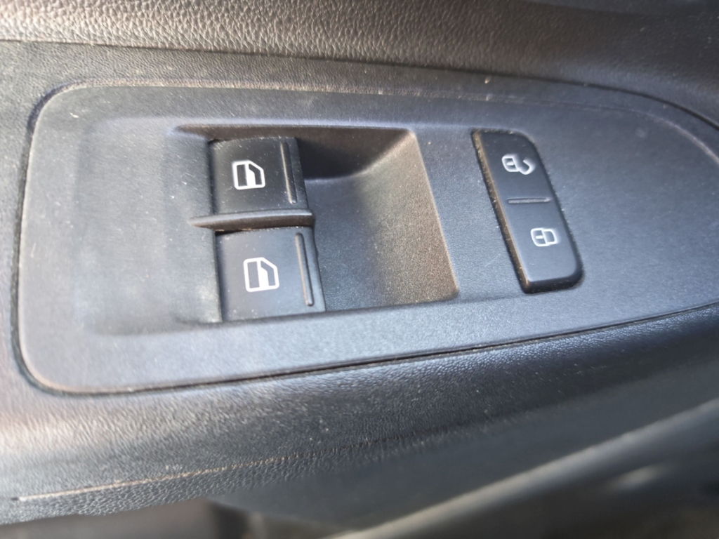 Fahrzeugabbildung Volkswagen up! 1,0 BMT move Temp Klima PDC