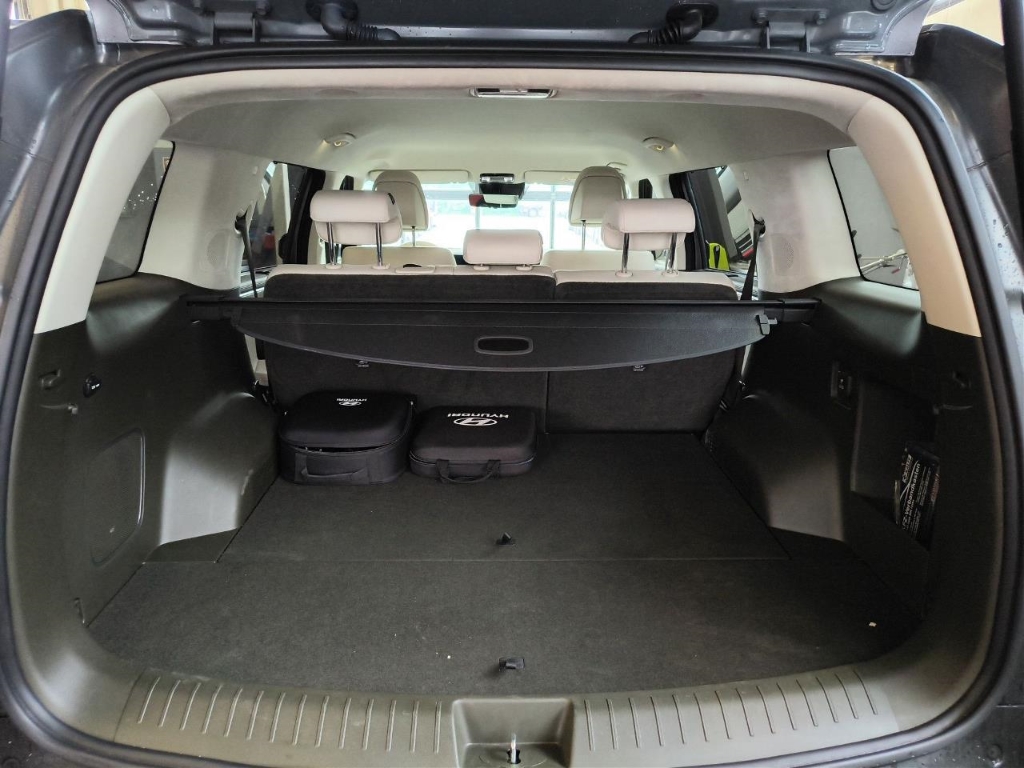 Fahrzeugabbildung Hyundai SANTA FE PHEV MY25 1.6 AT 4WD Signature Tech Dig-Key 5-Sitz Navi Leder Digitales Cockpit