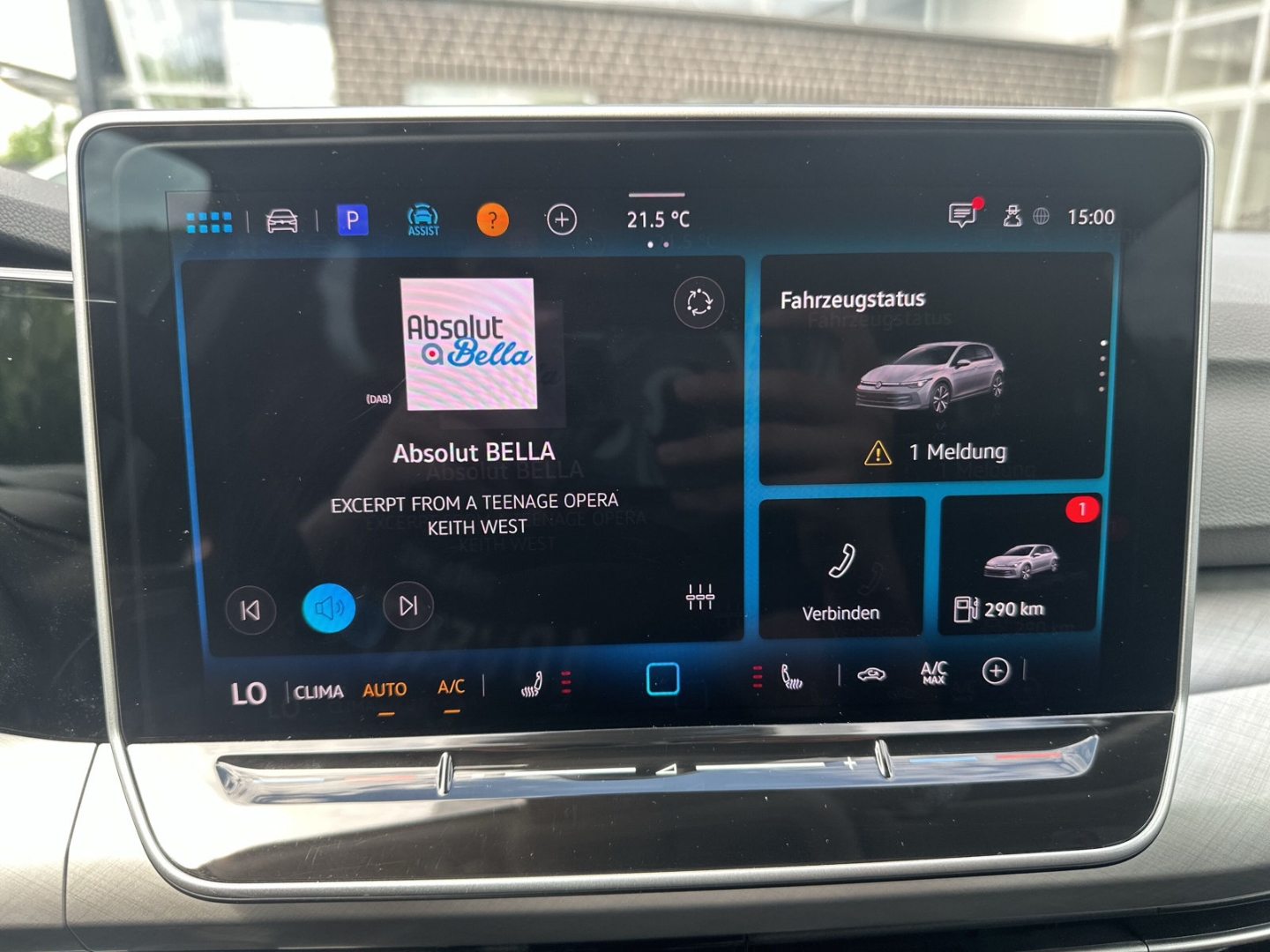 Fahrzeugabbildung Volkswagen Golf VIII 1.5 TSI Life LED ACC SHZ PDC VirtCock