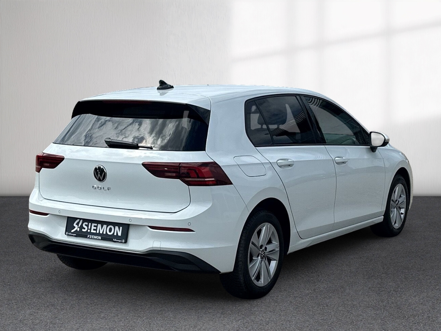 Fahrzeugabbildung Volkswagen Golf VIII 1.5 TSI Life LED ACC SHZ PDC VirtCock