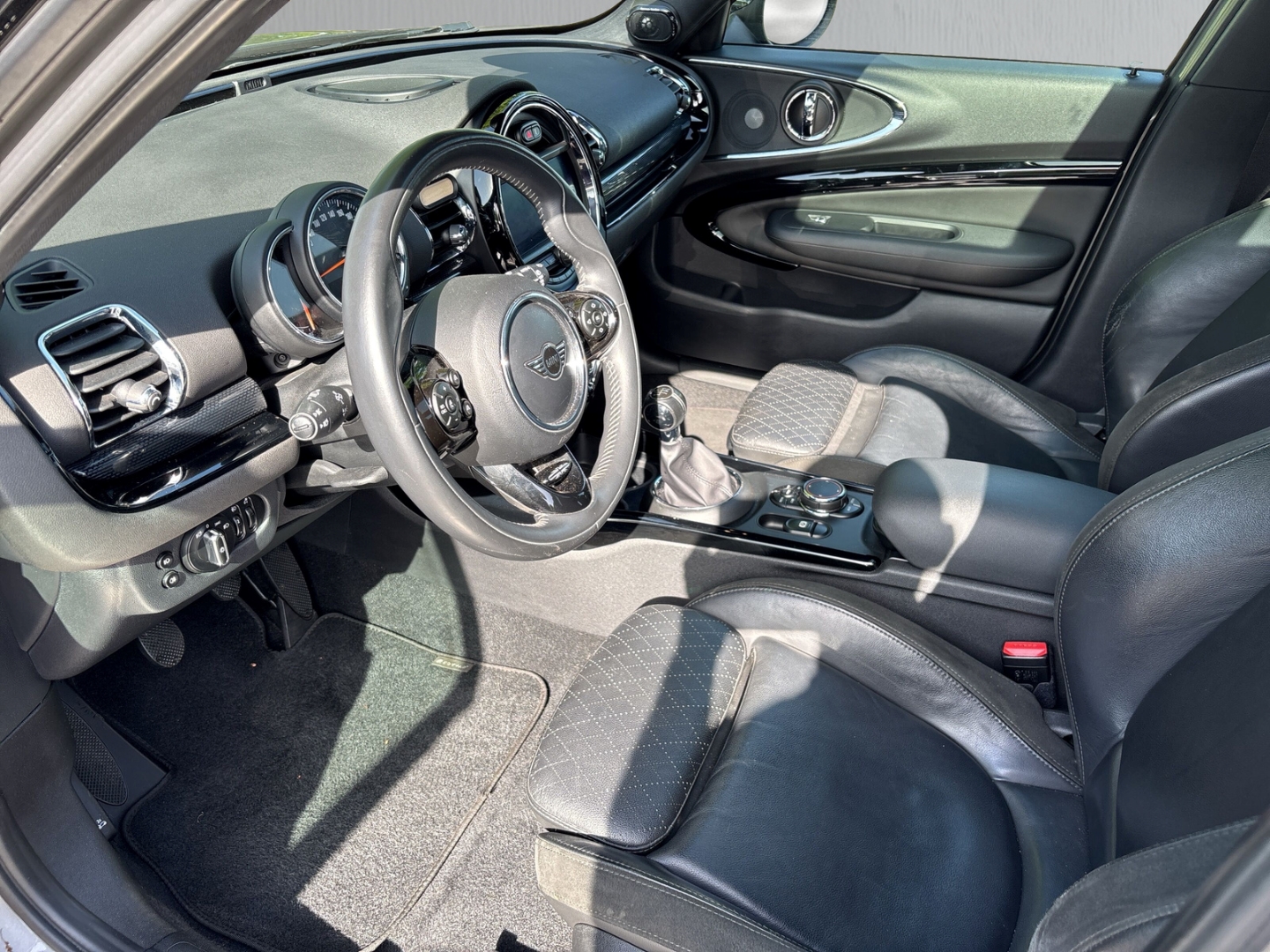 Fahrzeugabbildung MINI Cooper D Clubman 2.0 SHZ RFK Pano LED PPS