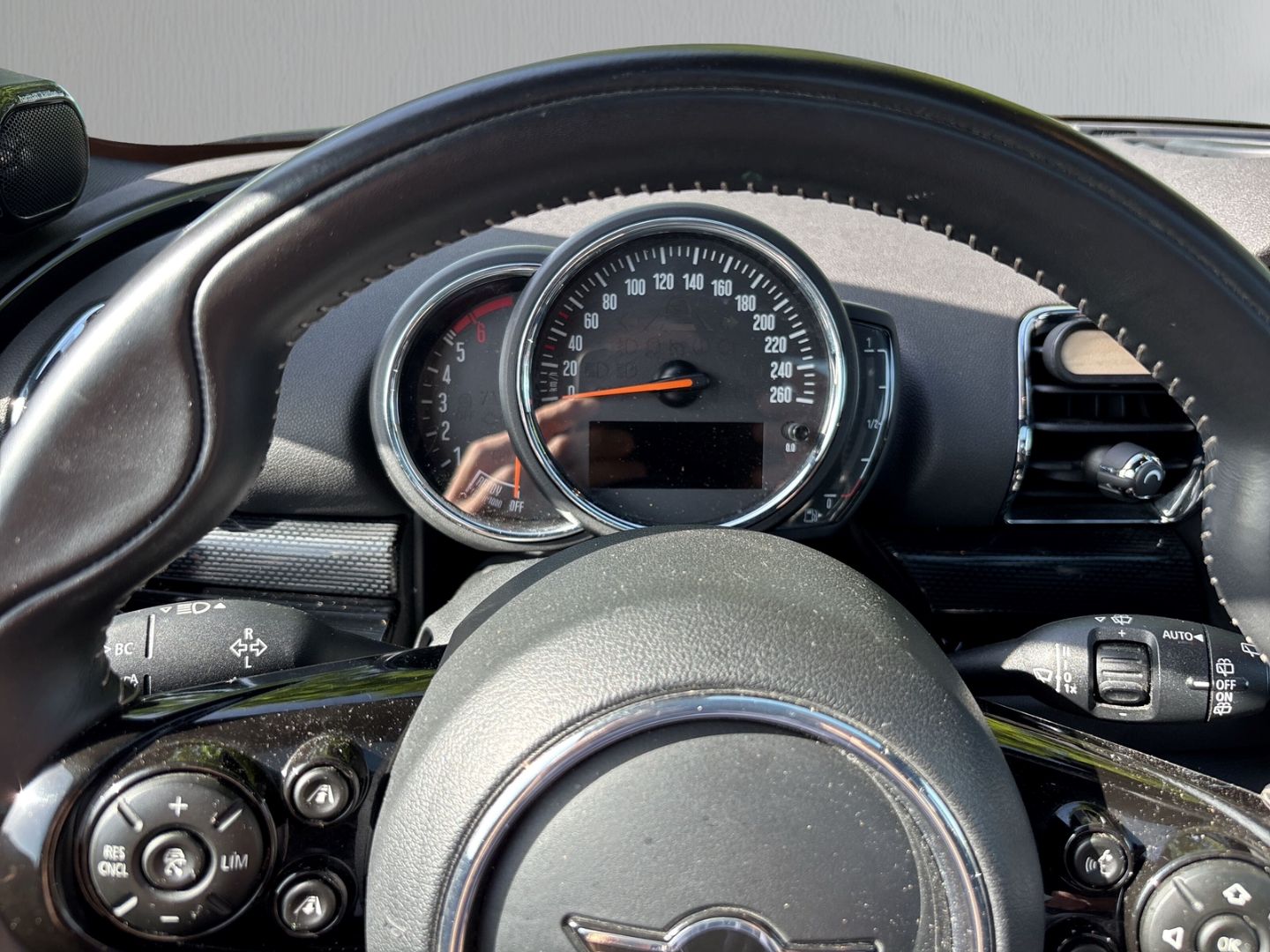 Fahrzeugabbildung MINI Cooper D Clubman 2.0 SHZ RFK Pano LED PPS