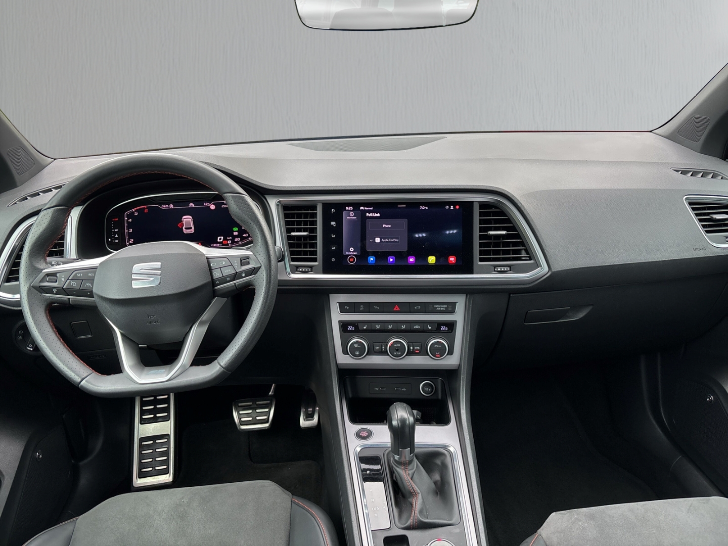Fahrzeugabbildung SEAT Ateca FR 4Drive FR-Line 2.0TDI DSG AHK RFK SHZ LED