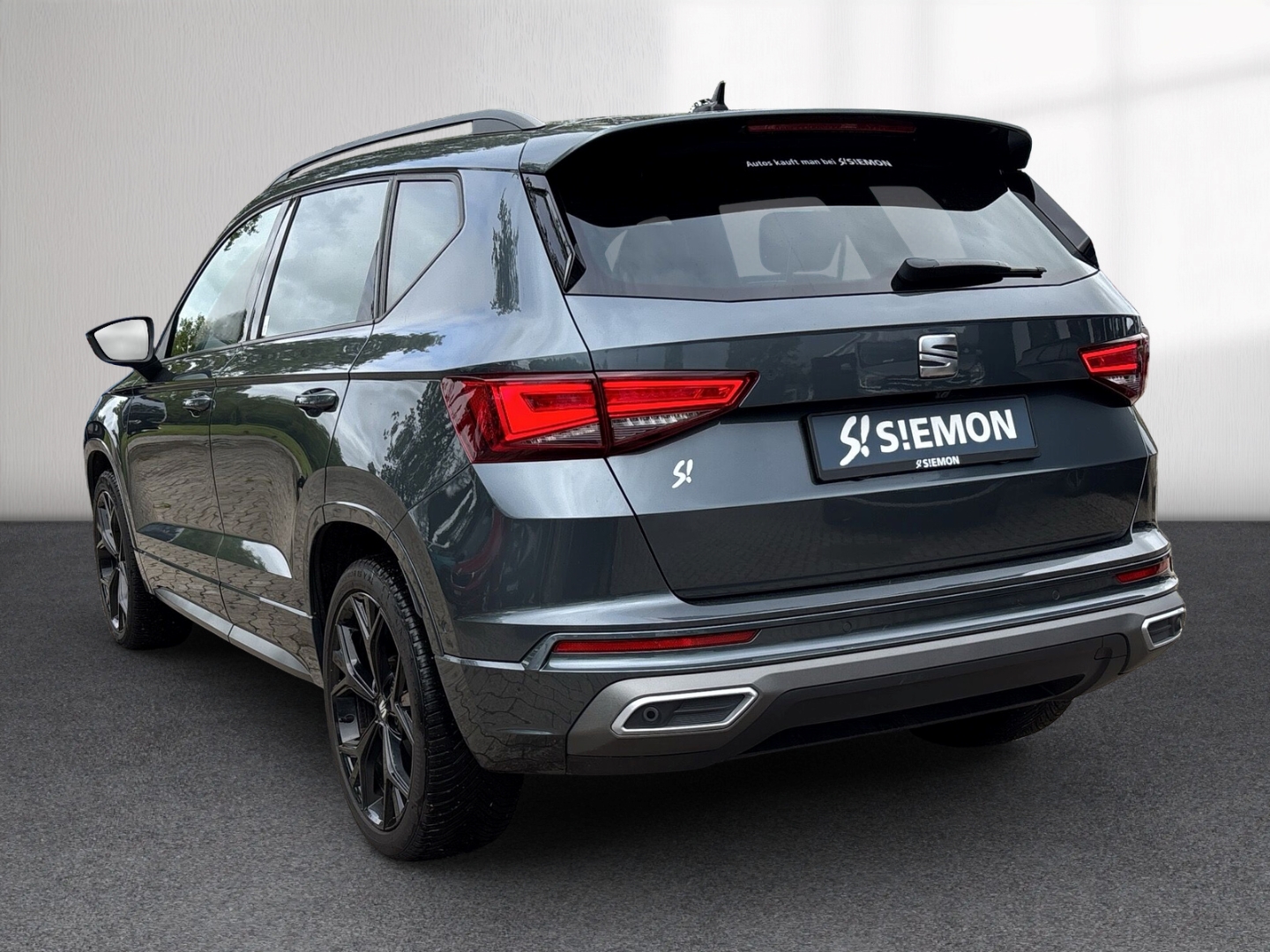 Fahrzeugabbildung SEAT Ateca FR 4Drive FR-Line 2.0TDI DSG AHK RFK SHZ LED