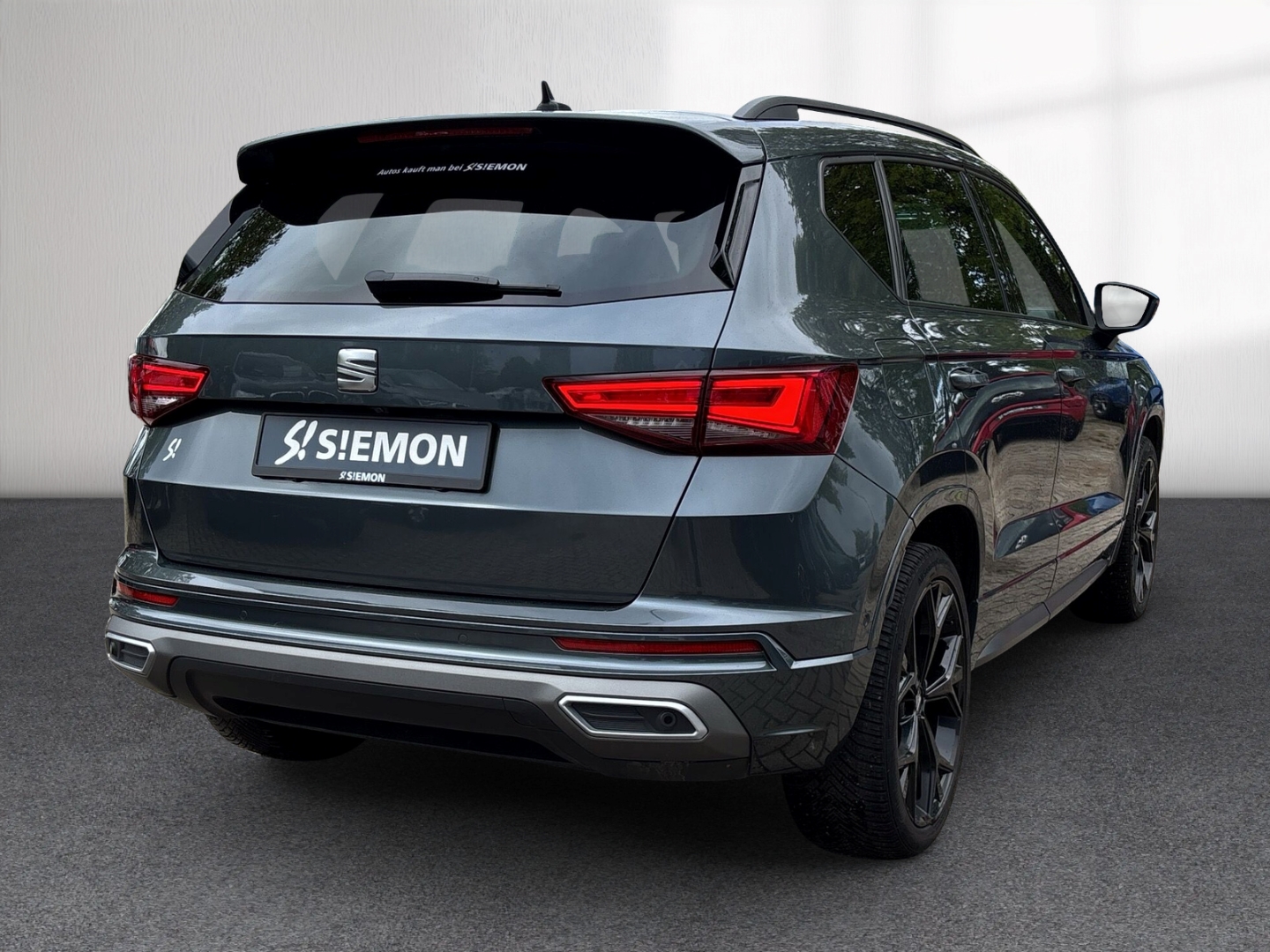 Fahrzeugabbildung SEAT Ateca FR 4Drive FR-Line 2.0TDI DSG AHK RFK SHZ LED