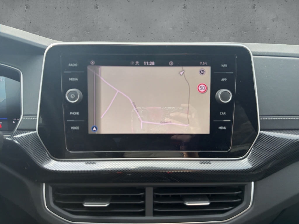 Fahrzeugabbildung Volkswagen T-Cross 1.0 TSI DSG R-Line IQ.Light Navi ACC SHZ