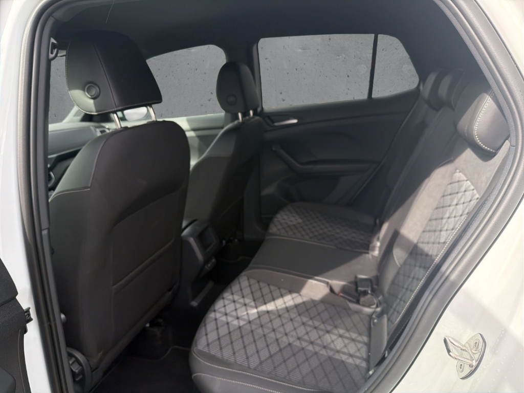 Fahrzeugabbildung Volkswagen T-Cross 1.0 TSI DSG R-Line IQ.Light Navi ACC SHZ