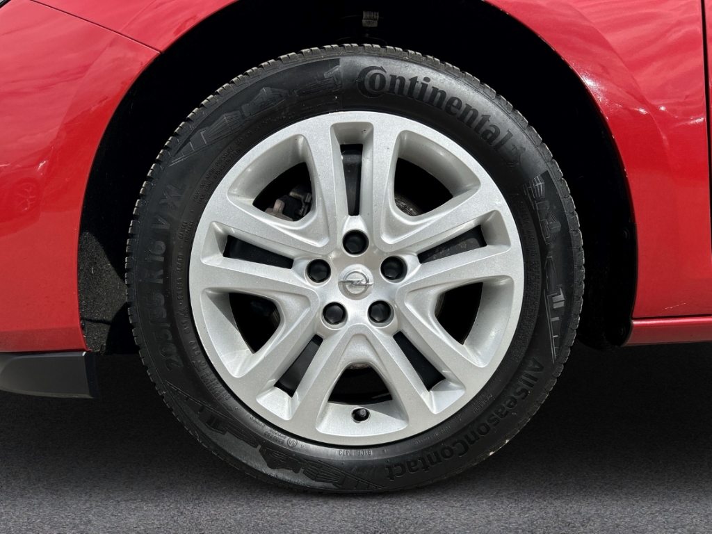 Fahrzeugabbildung Opel Astra K 1.2 Turbo Navi RKam LED PDC SHZ GRA Allwetter