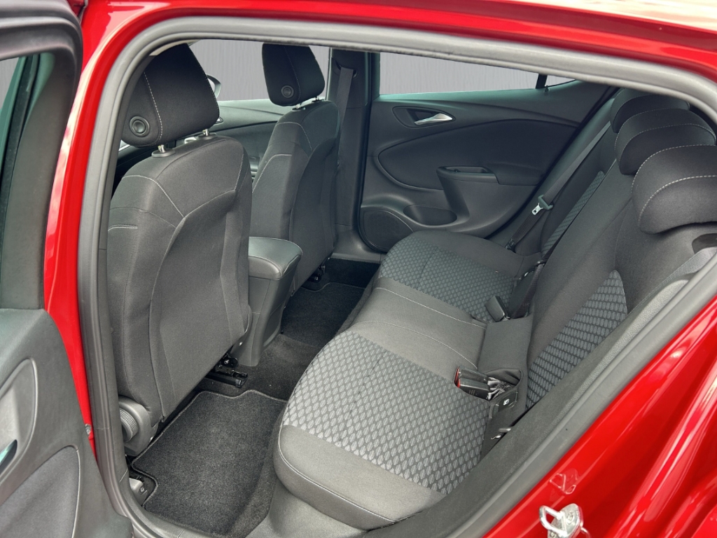 Fahrzeugabbildung Opel Astra K 1.2 Turbo Navi RKam LED PDC SHZ GRA Allwetter