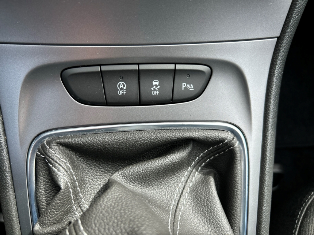 Fahrzeugabbildung Opel Astra K 1.2 Turbo Navi RKam LED PDC SHZ GRA Allwetter