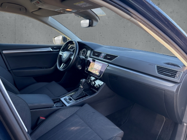 Fahrzeugabbildung SKODA Superb Combi 2.0 TDI DSG Style AHK LED SHZ NAVI