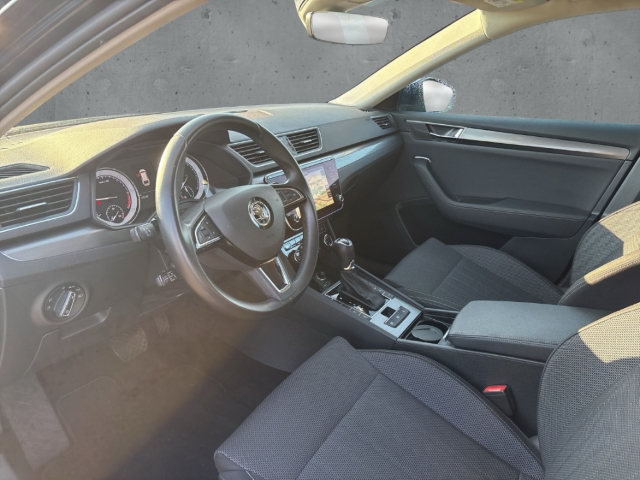 Fahrzeugabbildung SKODA Superb Combi 2.0 TDI DSG Style AHK LED SHZ NAVI