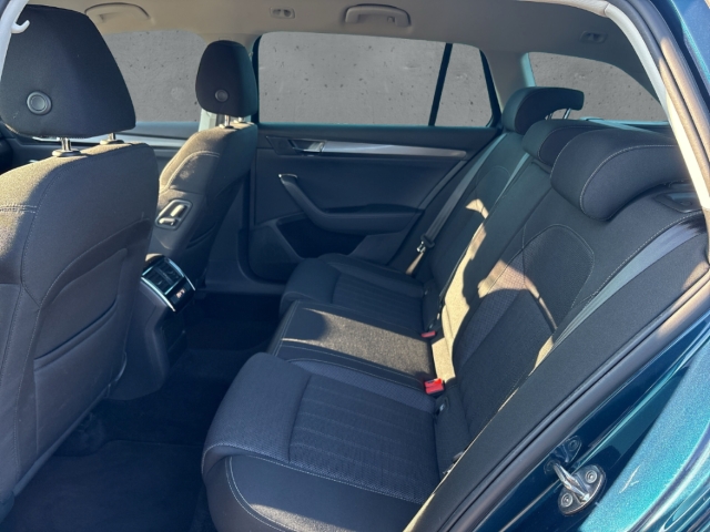 Fahrzeugabbildung SKODA Superb Combi 2.0 TDI DSG Style AHK LED SHZ NAVI