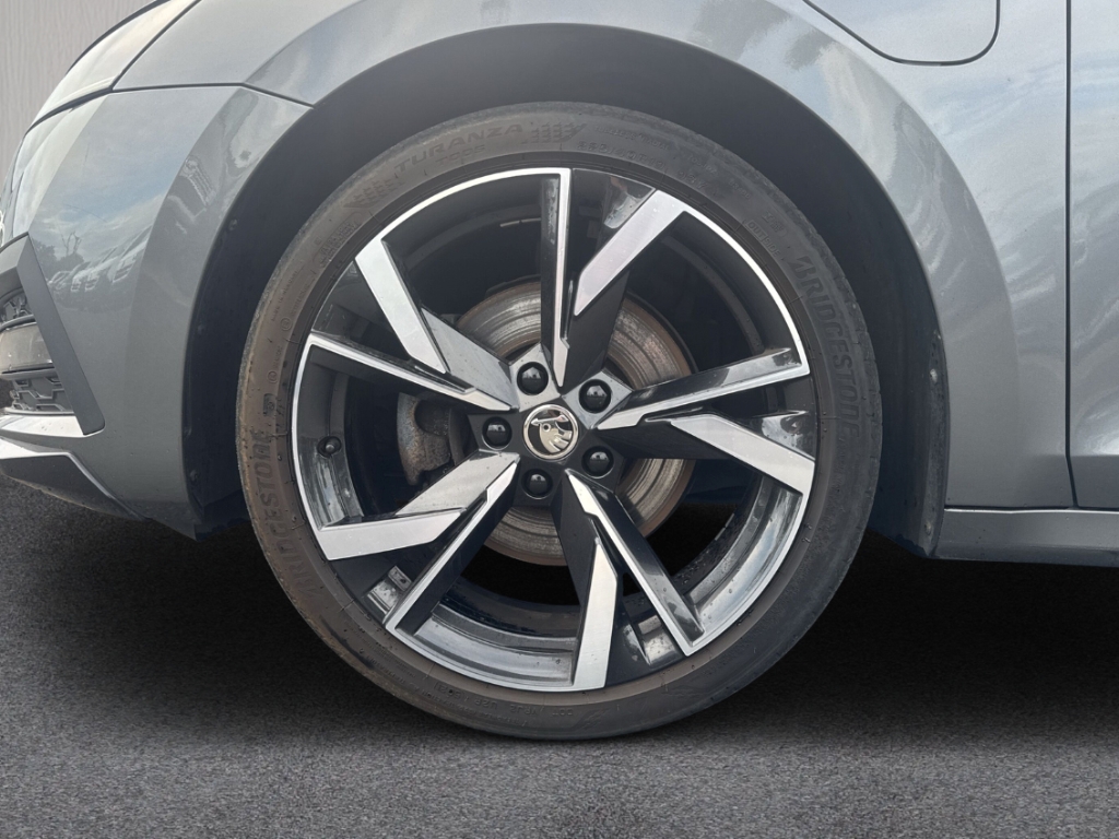 Fahrzeugabbildung SKODA Octavia Sportline iV ACC SHZ NAV KLIM HEAD UP