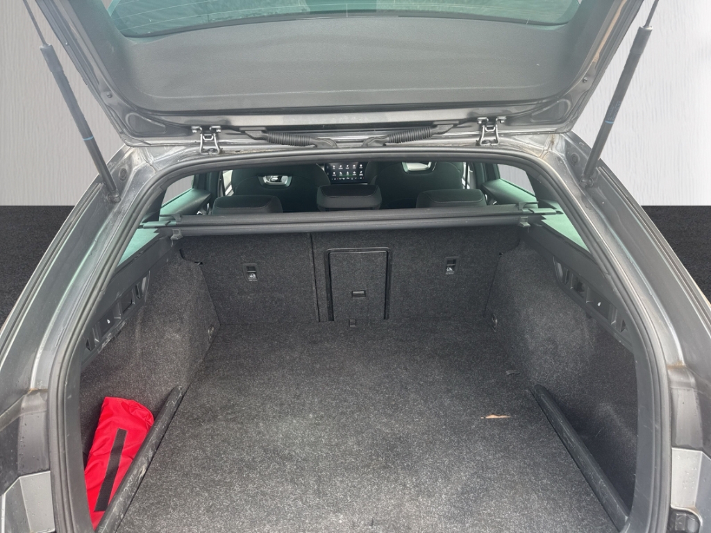 Fahrzeugabbildung SKODA Octavia Sportline iV ACC SHZ NAV KLIM HEAD UP