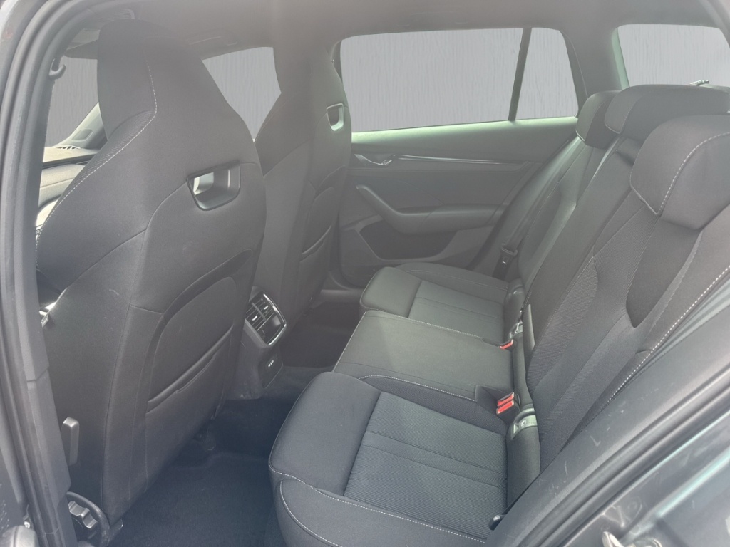 Fahrzeugabbildung SKODA Octavia Sportline iV ACC SHZ NAV KLIM HEAD UP