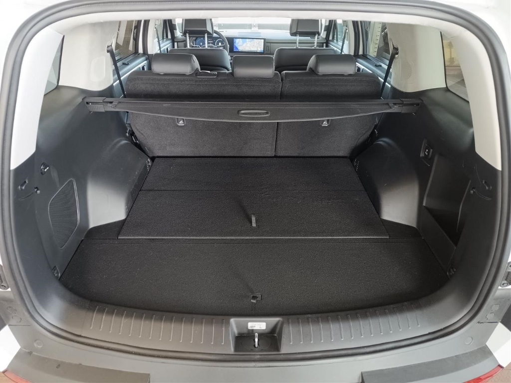Fahrzeugabbildung Hyundai SANTA FE PHEV MY25 1.6 AT 4WD Signature Komf.P Tech.P AHK 5-Sitz Navi Leder Digi Cockpit