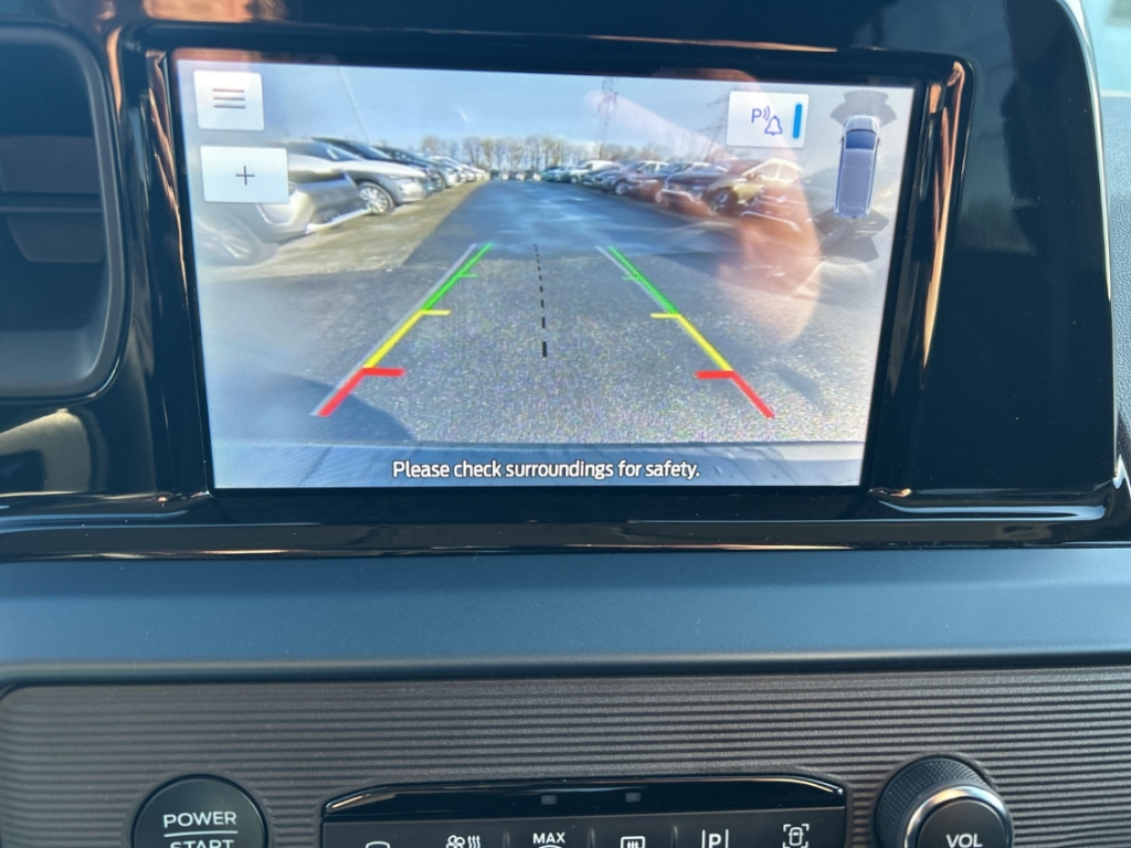 Fahrzeugabbildung Ford Tourneo Courier Active DCT Navi ACC BLIS Winter Klimaaut.