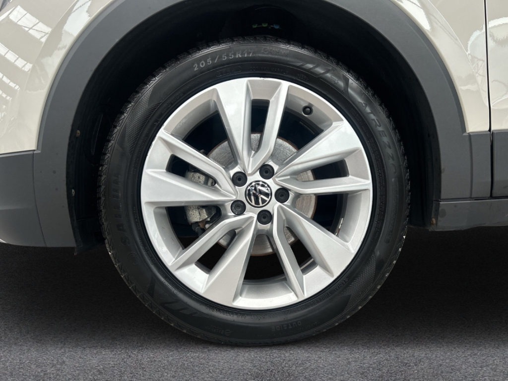 Fahrzeugabbildung Volkswagen T-Cross 1.0 TSI DSG Life ACC LED IQ.Drive SHZ R-Kam