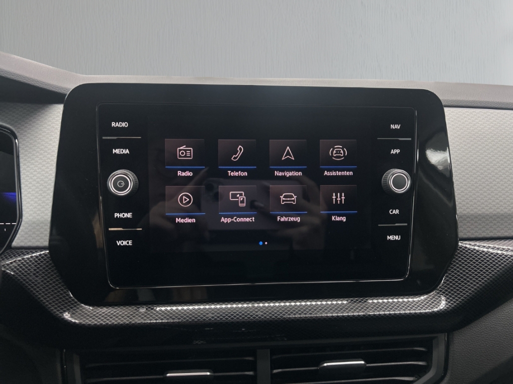 Fahrzeugabbildung Volkswagen T-Cross 1.0 TSI DSG Life ACC LED IQ.Drive SHZ R-Kam