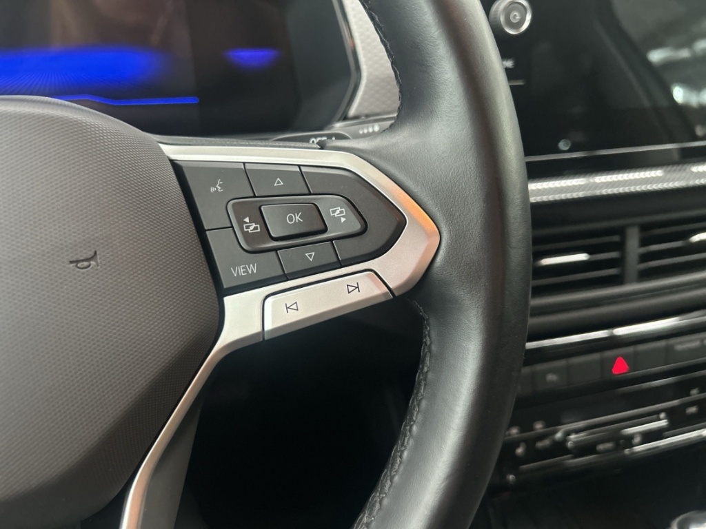 Fahrzeugabbildung Volkswagen T-Cross 1.0 TSI DSG Life ACC LED IQ.Drive SHZ R-Kam
