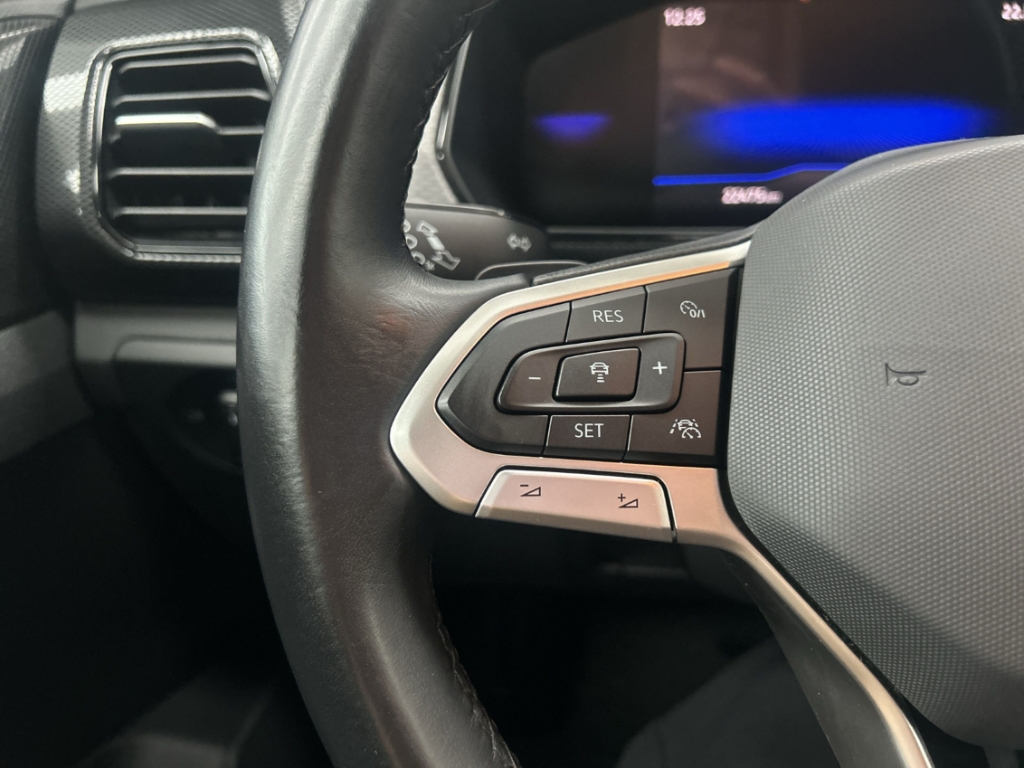 Fahrzeugabbildung Volkswagen T-Cross 1.0 TSI DSG Life ACC LED IQ.Drive SHZ R-Kam