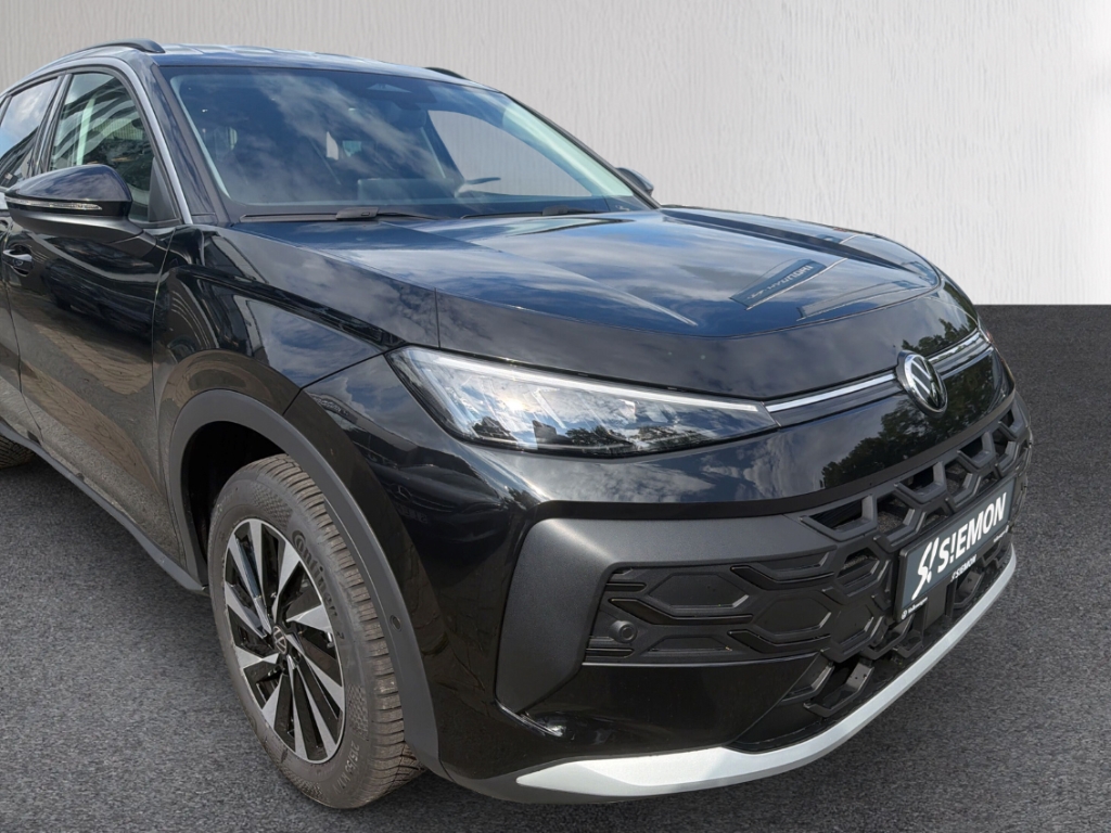 Fahrzeugabbildung Volkswagen T-Roc 110 kW Life 1.5 eTSI DSG ENERGY AHK ACC AppConnect Kam
