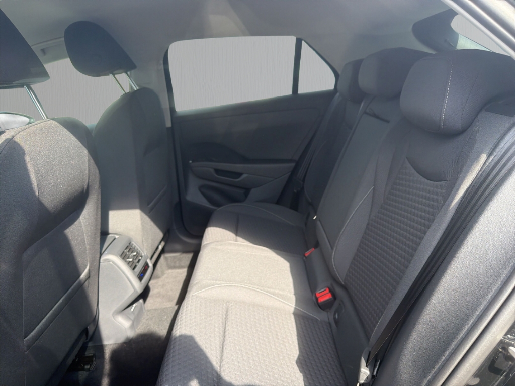 Fahrzeugabbildung Volkswagen T-Roc 110 kW Life 1.5 eTSI DSG ENERGY AHK ACC AppConnect Kam
