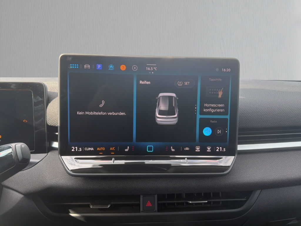 Fahrzeugabbildung Volkswagen T-Roc 110 kW Life 1.5 eTSI DSG ENERGY AHK ACC AppConnect Kam