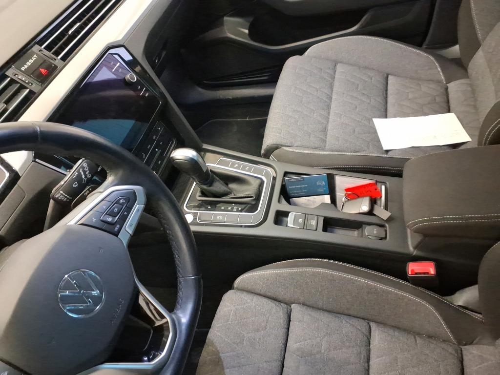 Fahrzeugabbildung Volkswagen Passat Variant TDI DSG Busines AHK IQ.LIGHT RKam