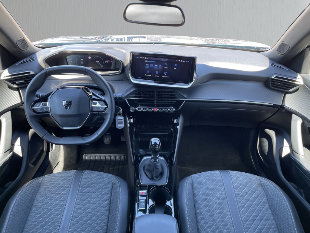 Fahrzeugabbildung Peugeot 2008 Allure LED PDC Kamera Alu 17