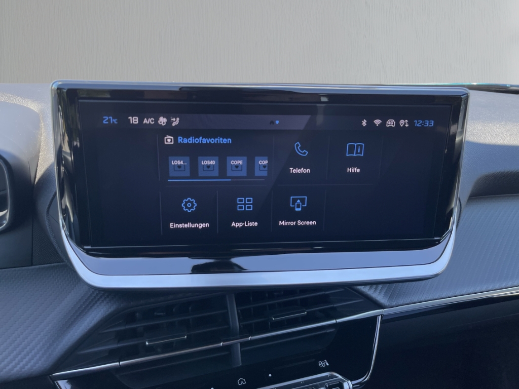 Fahrzeugabbildung Peugeot 2008 Allure LED PDC Kamera Alu 17