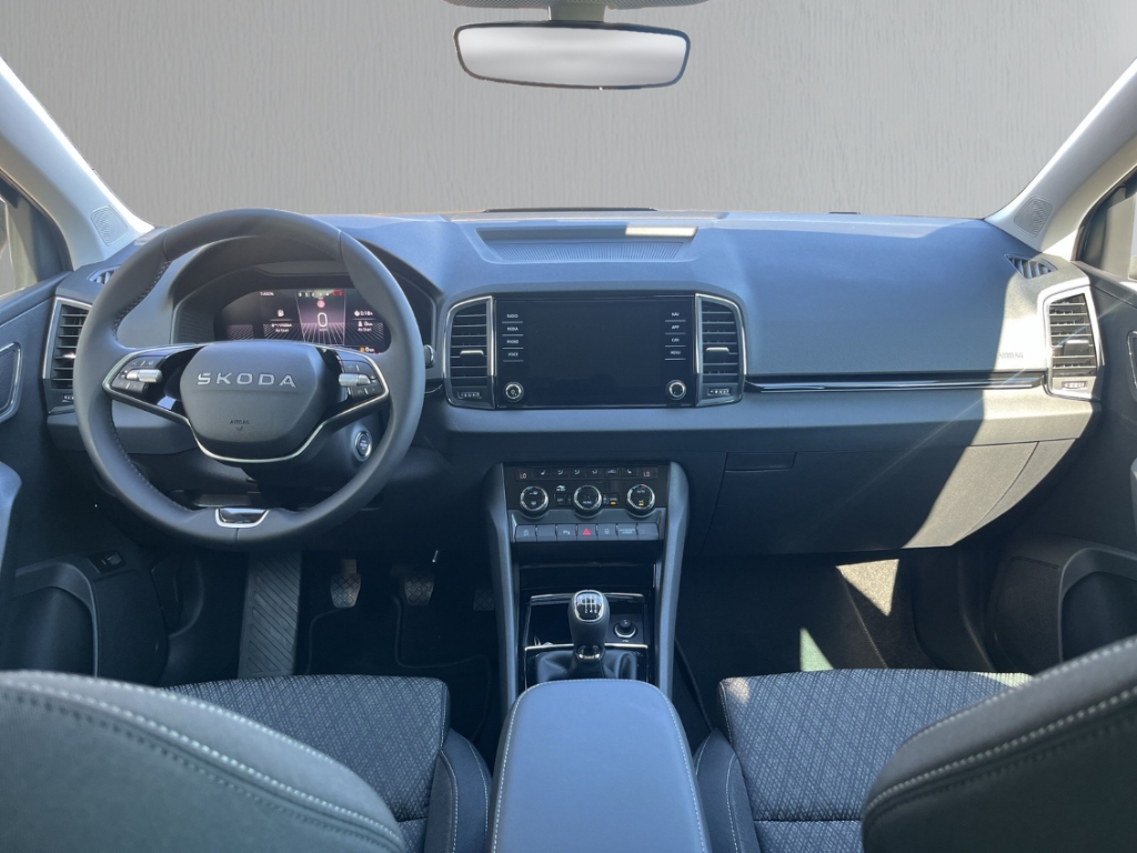 Fahrzeugabbildung SKODA Karoq 1.0 TSI TOUR Lodge Matrix AHK eHeck SHZ PDC