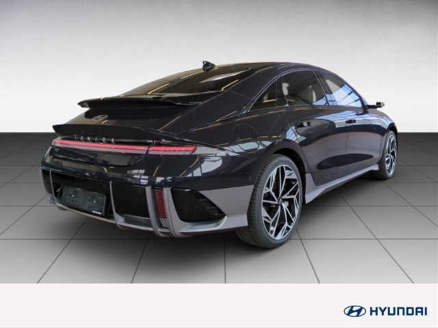 Fahrzeugabbildung Hyundai IONIQ 6 77,4kWh 4WD UNIQ Digi-Spiegel 20LM Schiebedach HUD Navi Digitales Cockpit Memory Sitze
