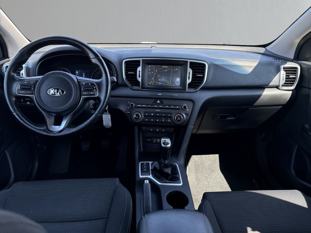 Fahrzeugabbildung Kia Sportage 2.0 CRDi 4WD Vision Navi AHK RKam SHZ PDC
