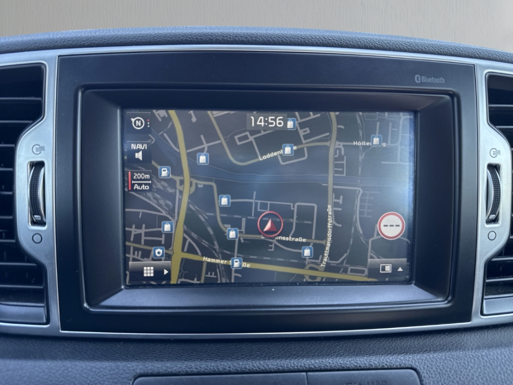 Fahrzeugabbildung Kia Sportage 2.0 CRDi 4WD Vision Navi AHK RKam SHZ PDC