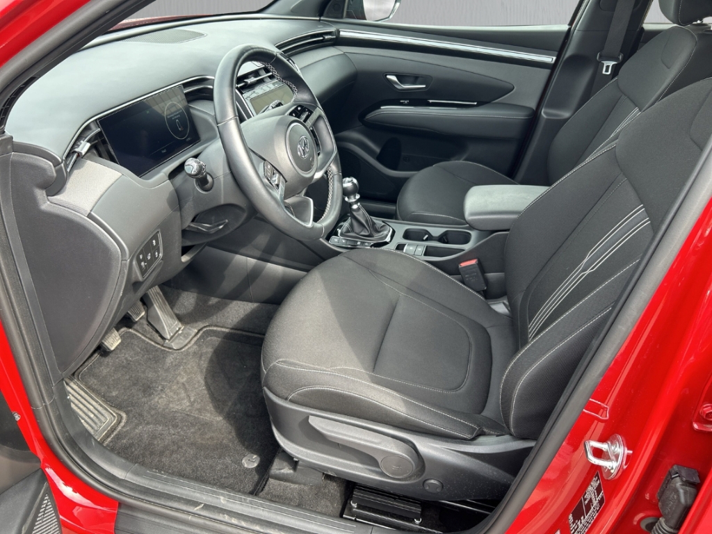 Fahrzeugabbildung Hyundai TUCSON 1.6 T-GDi MT 2WD ADVANTAGE Navi Digitales Cockpit Soundsystem