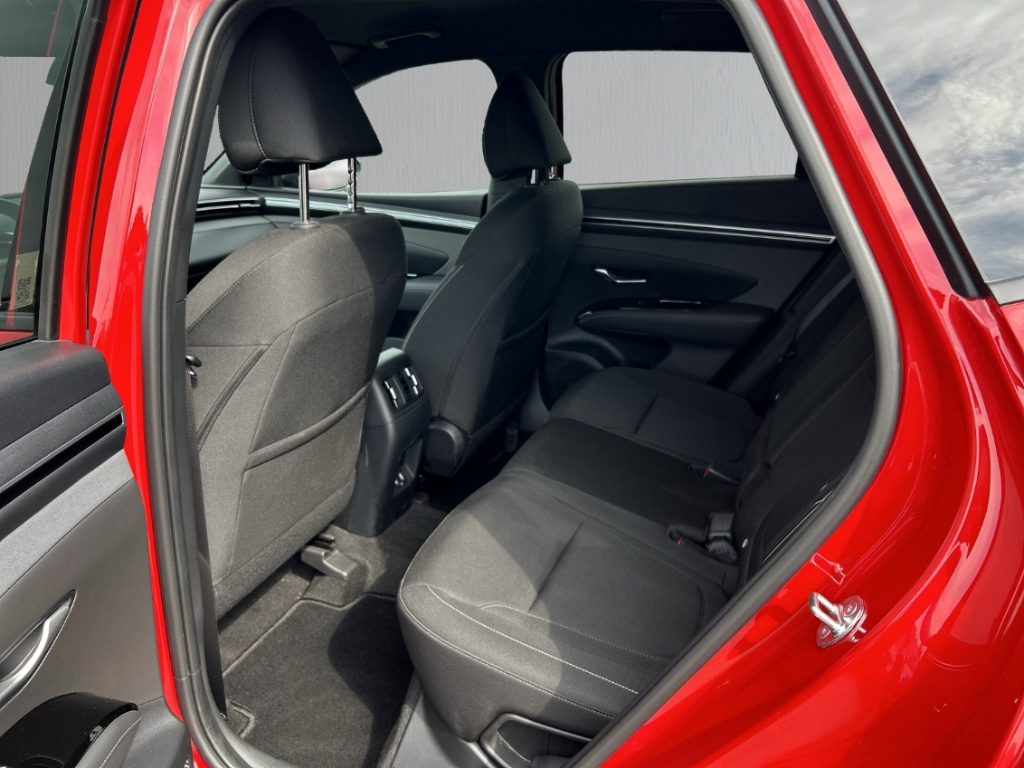 Fahrzeugabbildung Hyundai TUCSON 1.6 T-GDi MT 2WD ADVANTAGE Navi Digitales Cockpit Soundsystem